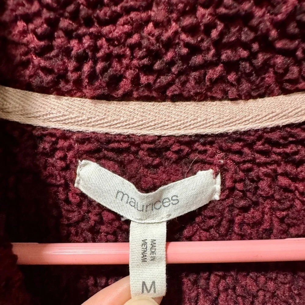 Maurices Pull Over size M